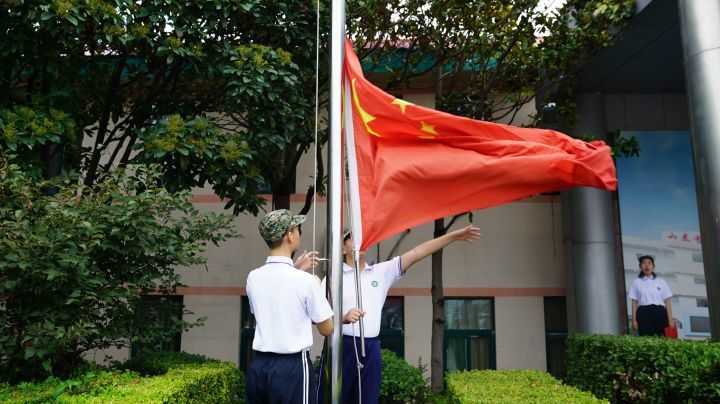 副校长|济南中学隆重举行新生军训开营式