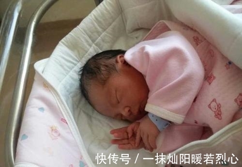 去世|儿子刚出生7天就去世,护士发现拳头紧握,掰开后,全家悲伤