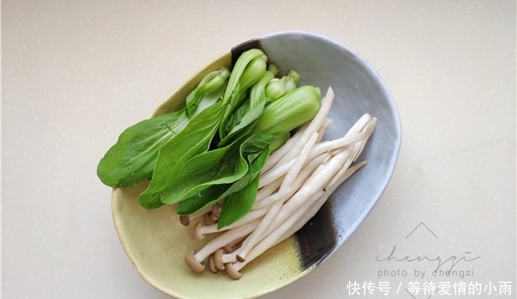 太鲜|此碗粥悄悄走红朋友圈,4种食材10分钟搞定,太鲜了!明天接着吃