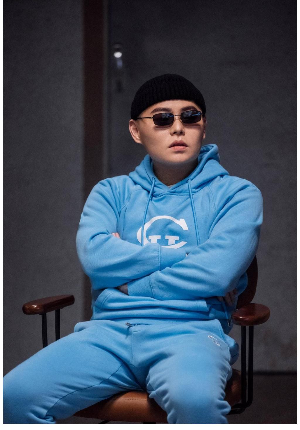 说唱歌手|龚琳娜参加说唱节目被嘲尴尬！强行融合最为致命