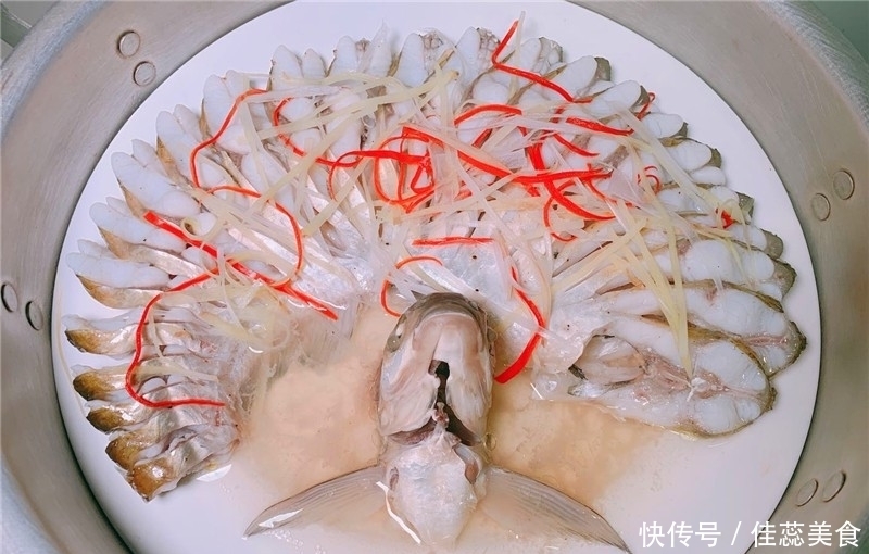 鱼肉最好吃的做法,不加一滴水,6分钟就出锅,全家都抢着吃