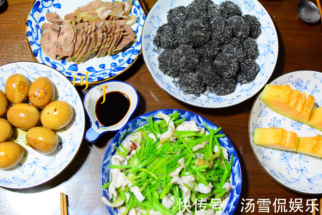 周末宅家，做了三道菜，另外三个是点心，老公说本末倒置