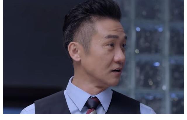 《突围》：最大的反派boss就在身边，几乎没有人会怀疑这个人