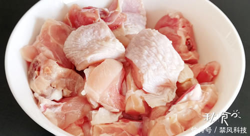 大冷天炖上这1锅,香而不腻还保暖,一家三口吃的满嘴油,真过瘾