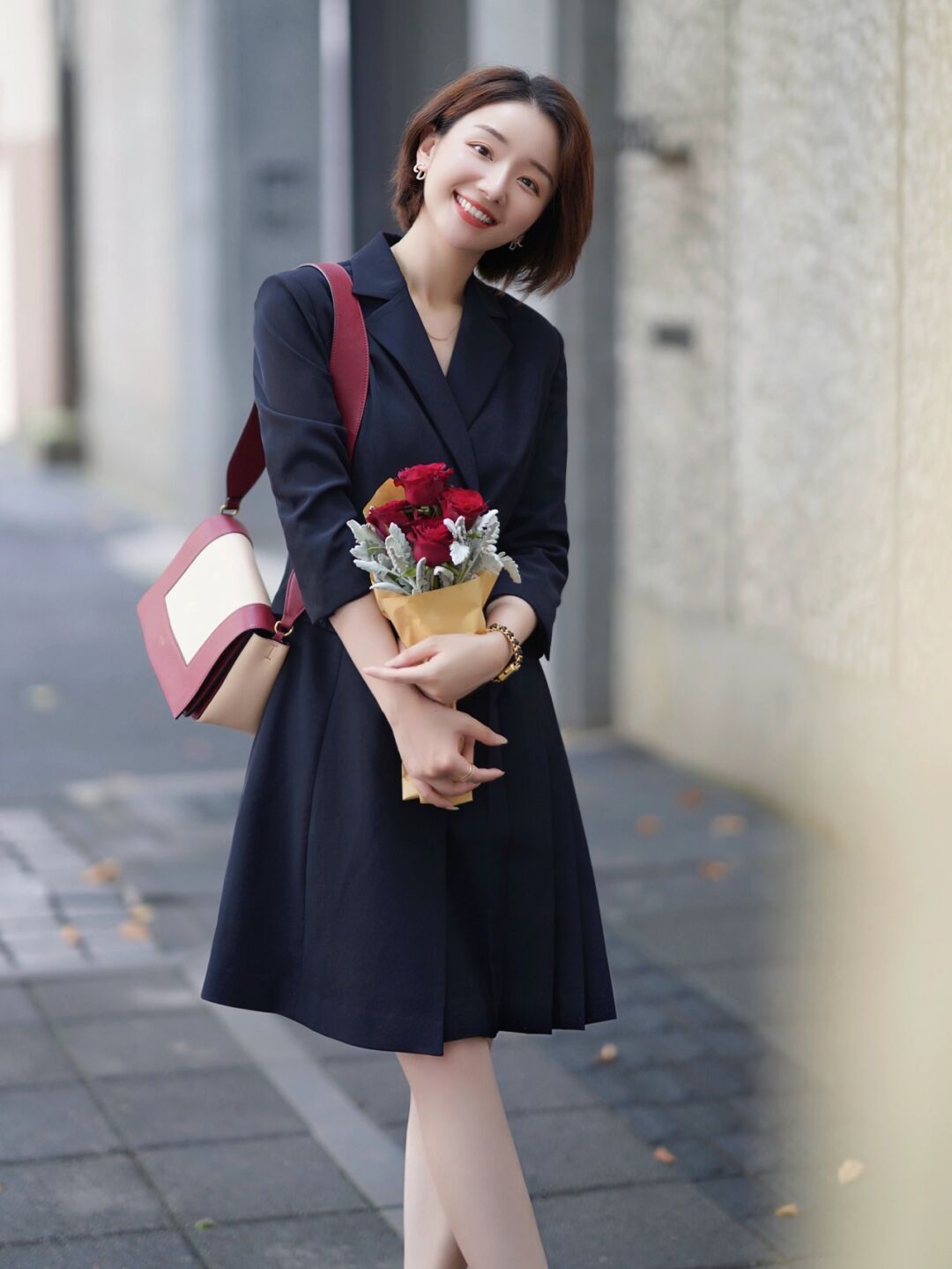 气质|小个子女生如何穿显高?条纹衫配牛仔裤显瘦还提升气质,高级洋气