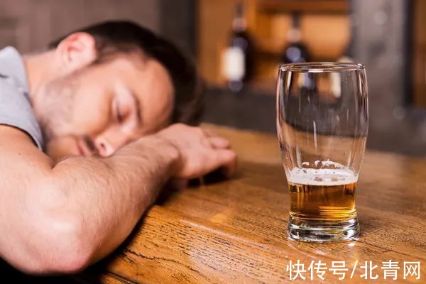 睡眠时间|睡前最养人4个习惯,泡脚仅排第三!第一完全出乎意料,悄悄做的人都赚翻了