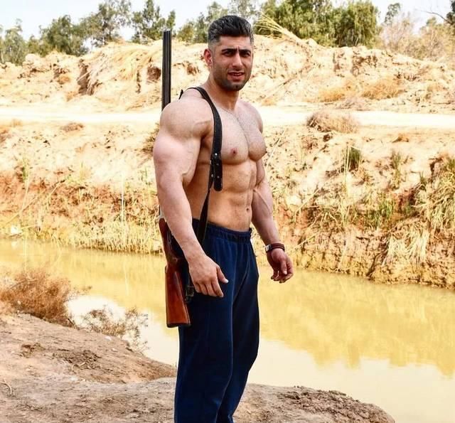 健身模特|伊朗小伙常年保持8%体脂，曾因瘦小而被嘲笑，今专业健身模特！