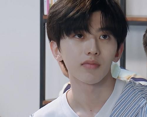 蔡徐坤对于|蔡徐坤在《跑男》提青你2练习生,称呼却叫人意外,也太甜了吧