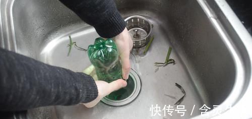 洗碗池|今天才知道，洗碗池上放个塑料瓶，有一个隐藏实用功能，太实用了