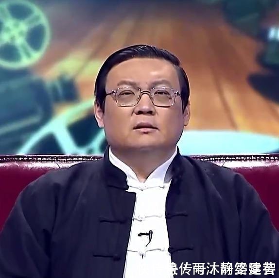 真面目!余秋雨的真面目,究竟是什么?陈丹青的评价,不及老梁一针见血