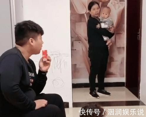 洗脚|“不省心奶爸”使唤娃洗脚火了,曾经是个王者,后来奶奶来了