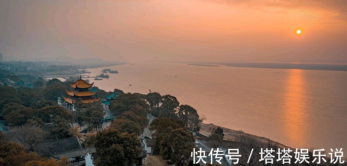 岳阳楼$黄庭坚写于放逐归来的组诗,意气风发,旷达豪迈,令人钦佩