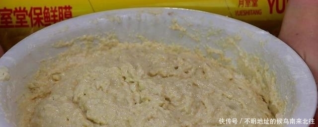 莲藕别炒着吃,加2个鸡蛋,简单一做,美味营养,比油条还好吃