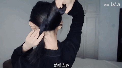 披头散发 别再披头散发了!这3个发型小技巧显嫩又高级