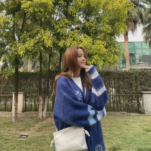 风格|解锁秋冬时尚穿搭方式, 同样的针织开衫外套, 不一样的搭配风格