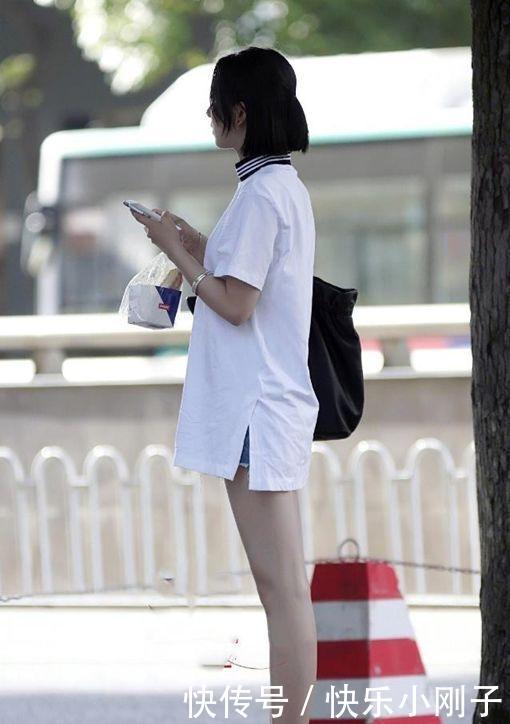 个性气质美女小姐姐，依然很灵动，精灵般的可爱