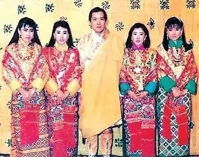 新娘|神秘不丹王室最帅国王迎娶平民新娘,7岁时一见钟情……