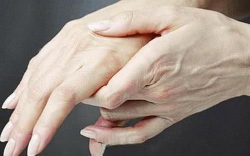 手指发麻没有那么简单,警惕可能是这4种疾病问题,早发现早预防!