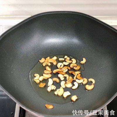 米醋|好吃的爆炸的腰果拌芹菜，没有它我就不吃饭