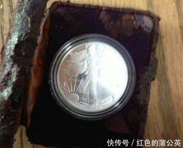  旧房|小伙打扫先辈旧房时，偶然看到“密码锁”，撬开一瞧顿时乐开了花