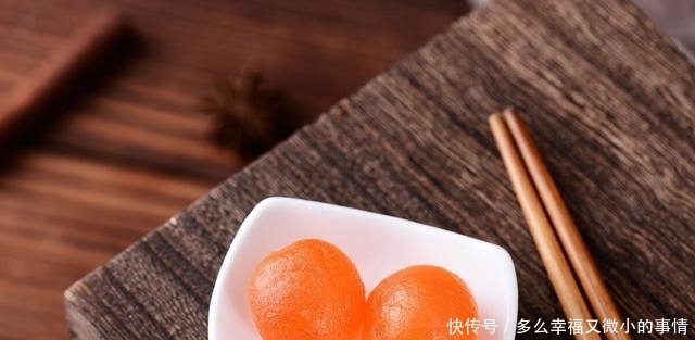 这种野菜路边很常见，摘回家蒸一蒸，变身网红美食，松软又清香