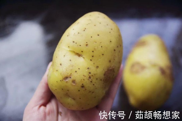 通风处|家里的土豆放久了就长芽了教你3招,久放也不长芽不变色