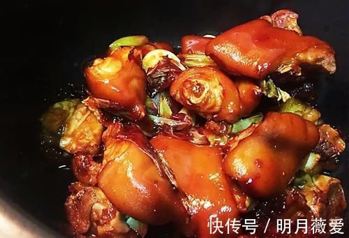入味|炖猪蹄时，不可直接放盐，多加一点“它”，猪蹄软烂入味不油腻！