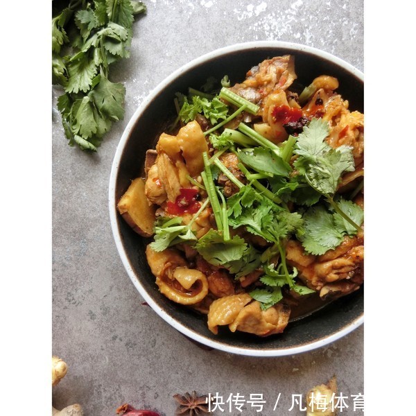 多汁|夏天必备下酒菜,教你自制麻辣鲜香,鲜嫩多汁的口水鸡