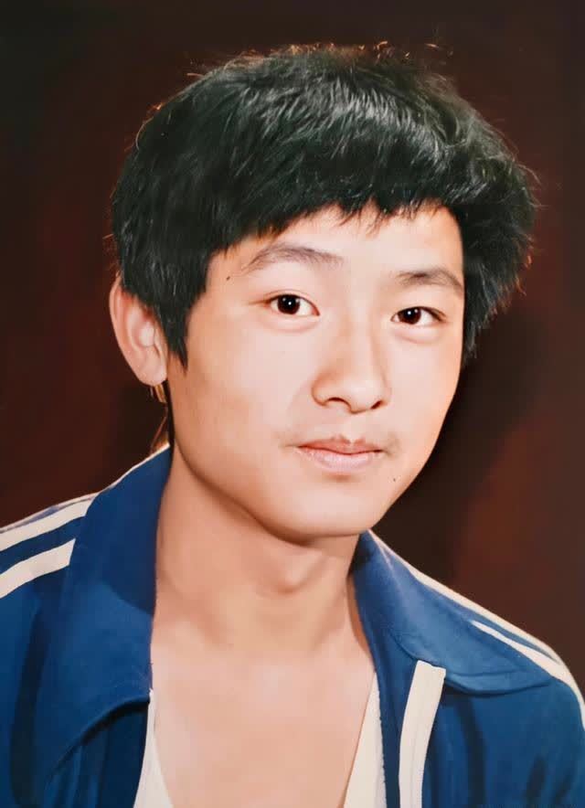 班主任 寒门贵子郭晓冬的成名史,以及他悲情的婚恋观