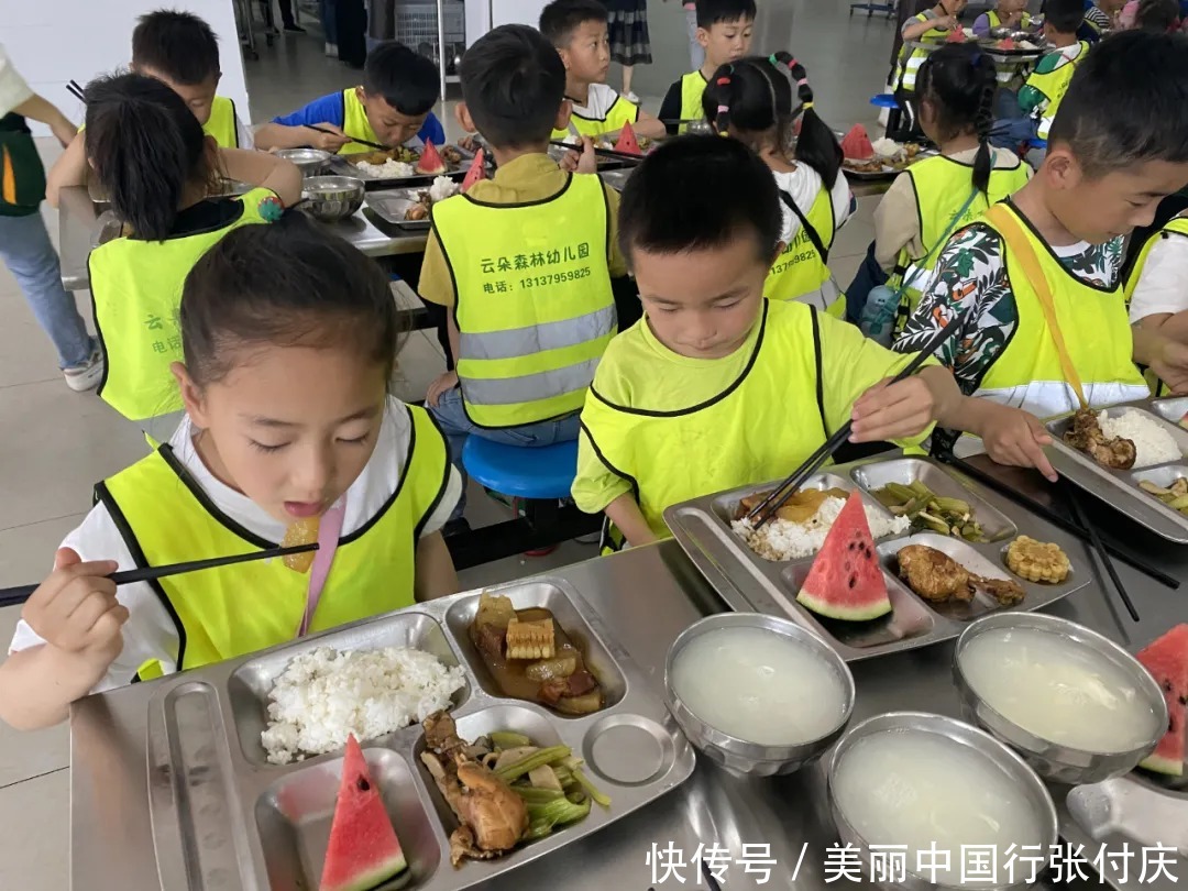 幼儿园|临颍县新时代实验学校2021年春“幼儿园一日游学观校”活动