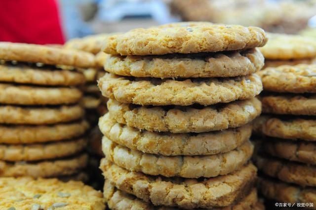 黑芝麻|给老妈做小时候爱吃的零食,咸香酥脆,尝一块不够,还得再来两块