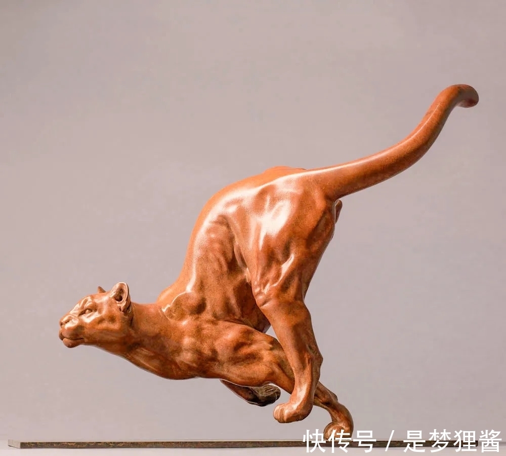 形象派!细致到肌肤纹理的动物雕塑大师