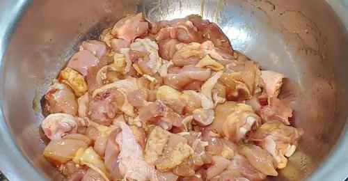 最近我家迷上了吃它,一腌一炒,焦香美味下饭,越吃越想吃,解馋