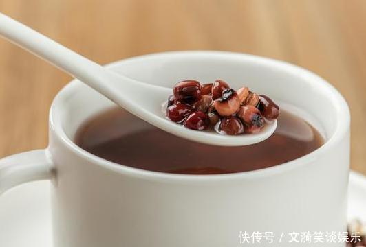 煮红豆时,不用浸泡,不用加碱,学会这种方法,几分钟就煮开花