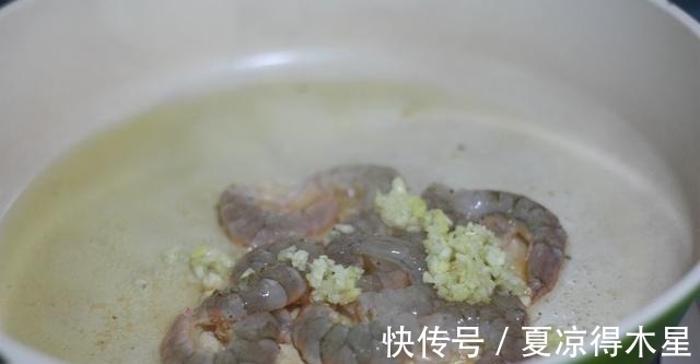 宁心安神|西芹百合炒虾仁,清脆爽口又有营养,快来品尝它的美味吧!