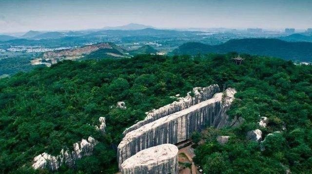 我国最大的碑材,号称“天下第一碑”,却是古时明朝的烂尾工程