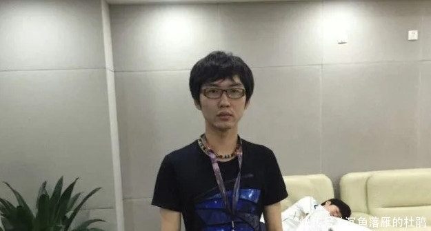 苏小落|LOL《吐槽大会》来袭,苏小落调侃宝蓝遭爆破,还是需要向G2学习