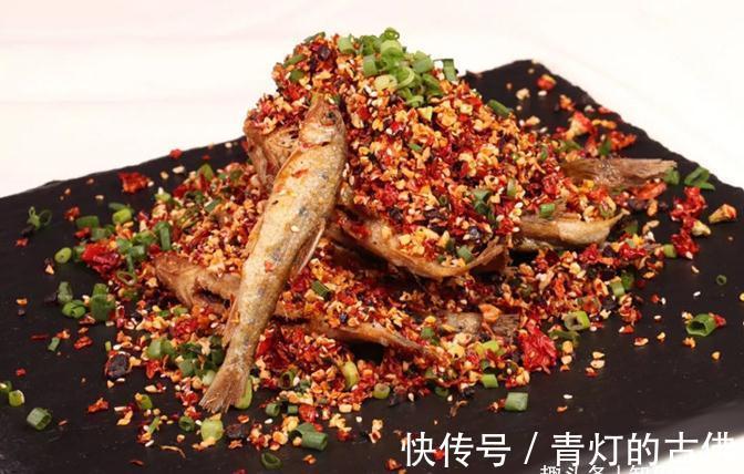 美食推荐：龙井茶香鸡、搓椒土凤、五叶神凉瓜煲猪蹄制作方法