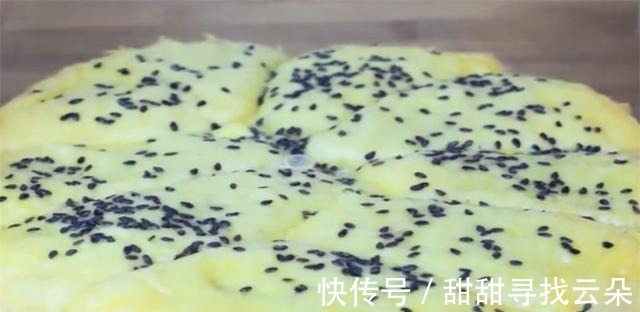 红薯别煮了,教你新做法,筷子一搅,松软香甜又拉丝,比面包还香!