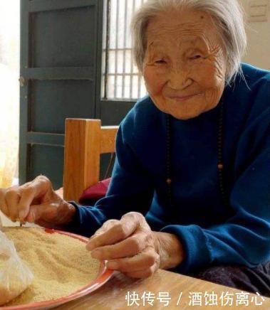 73岁老奶奶，从重度肝硬化到肝功正常，半年只用了1个诀窍