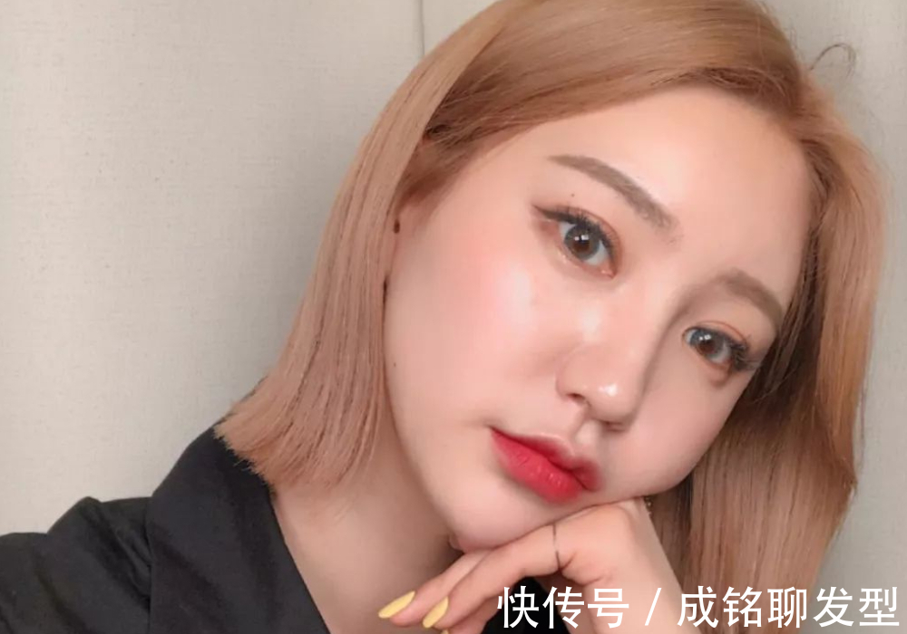 发型|四十的女人,都喜欢剪短刘海和短发?如何知道自己适合什么发型?