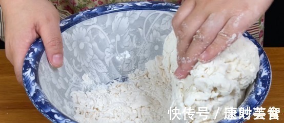 步骤|简单的葱油饼做法，当早餐吃很合适，柔软多层喷喷香
