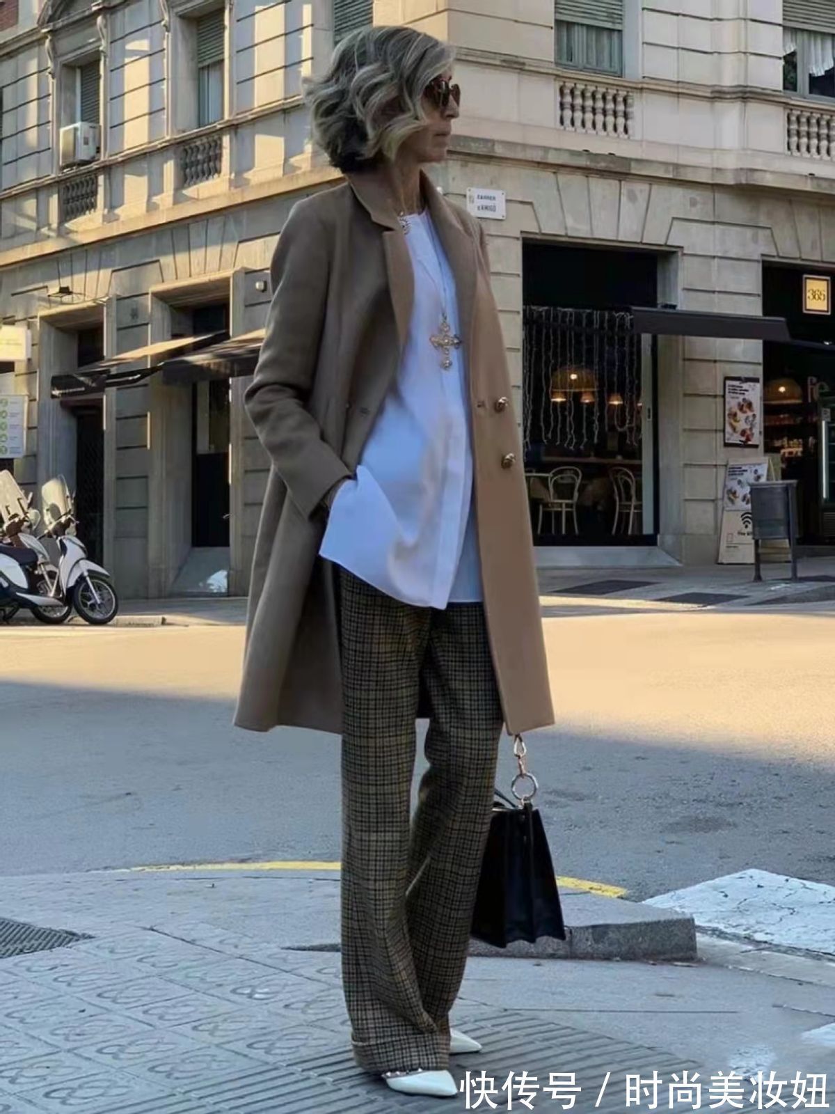 格纹 真正有品味的女人,穿衣都很简洁,看50岁的她穿搭满满高级感