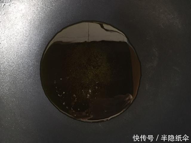 童年味道之老式甜脆玉米粒饼,吃到嘴里是美味,记在心里是回忆