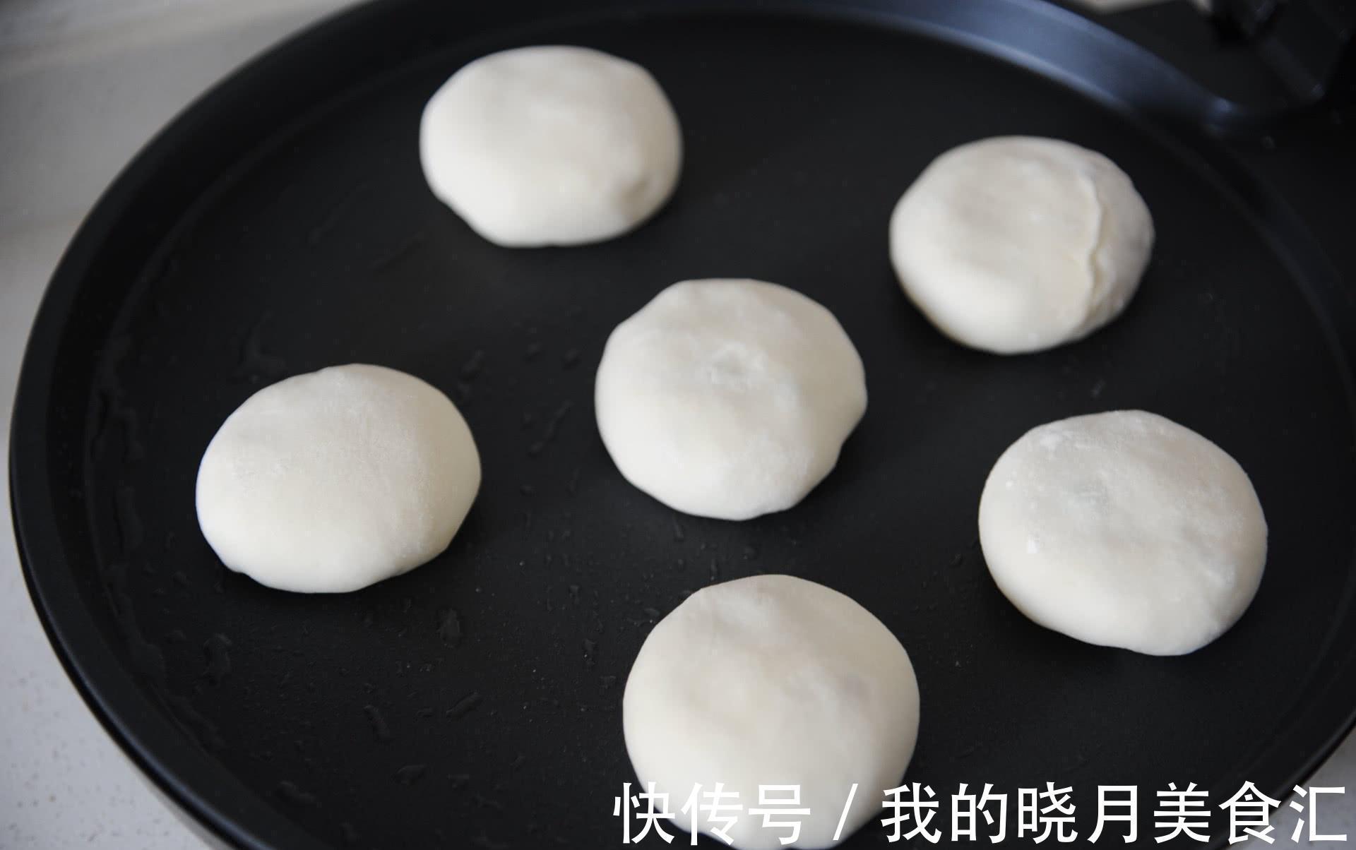 家常藕丁猪肉馅饼，外皮软嫩，馅料鲜香，吃上就忘不了的味道