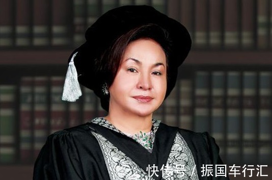 爱马仕包#抛夫弃子的她三婚嫁给首相，买珠宝一天花700万，有272个爱马仕包