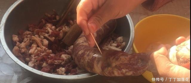 灌腊肠牢记“3白2黄”,我家用了几十年的配方,腊味十足都夸好