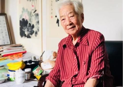 传奇|老艺术家于蓝生前经历堪称传奇，带癌生存42年，97岁依旧身体硬朗