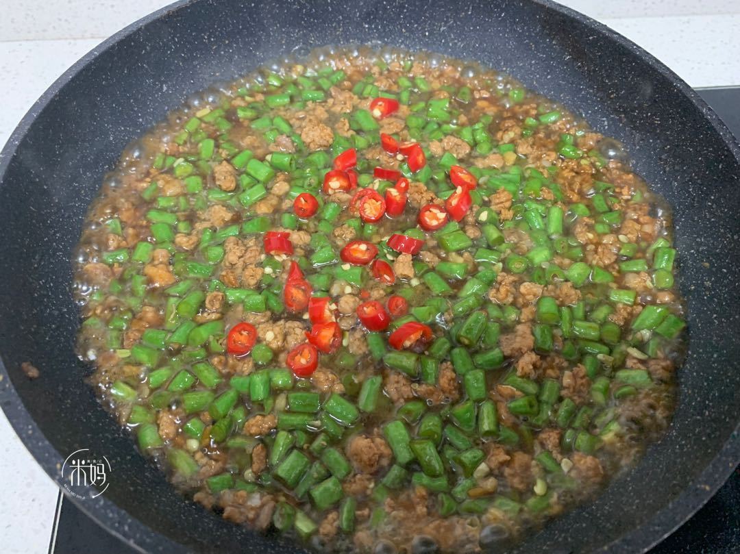 这菜鲜香下饭，不油腻，好吃得不得了，就连朋友都在讨着要秘方