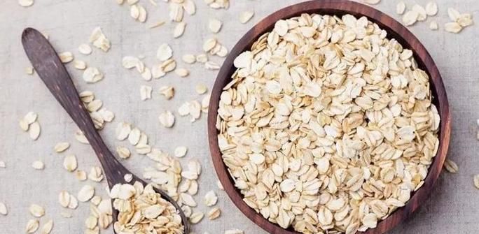 便秘的人,每天用此物泡水喝,改善便秘,缓解口臭,早知早好